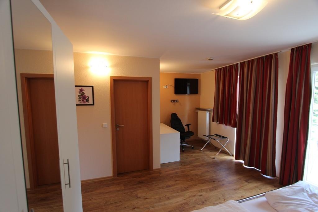 Hotel Landgasthof Zur Alten Scheune Zweibrücken Zimmer foto