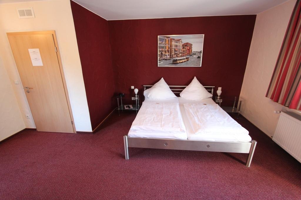 Hotel Landgasthof Zur Alten Scheune Zweibrücken Zimmer foto